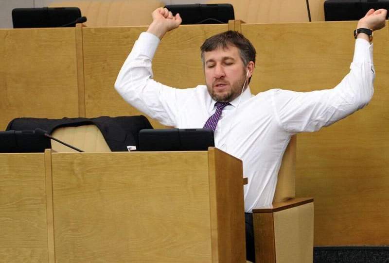 Бесполезный богач: депутату Аникееву не место в Госдуме РФ