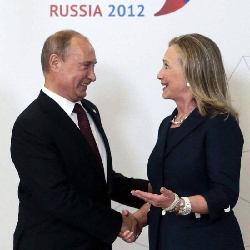 Хиллари Клинтон обвинили в связях с Россией