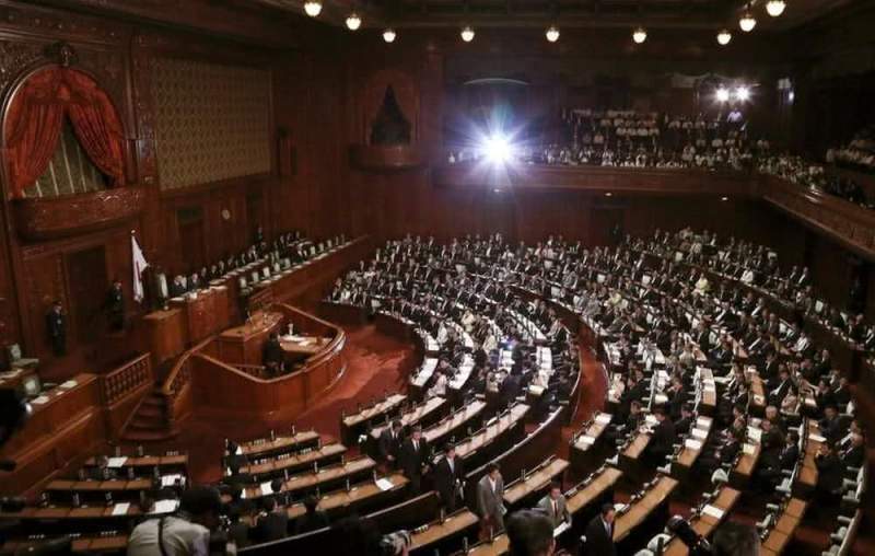 Синдзо Абэ распустил парламент Японии в угоду ее будущего