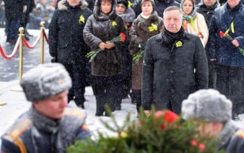Врио губернатора возложил цветы к мемориалу памяти защитникам блокадного Ленинграда