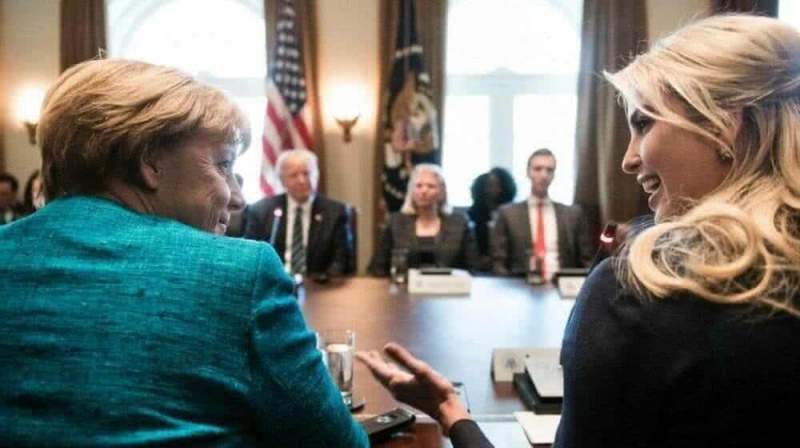Взгляд Меркель на Иванку Трамп взорвал социальные сети