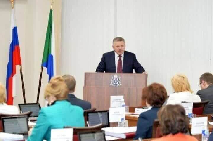 Губернатор Вячеслав Шпорт выступил с ежегодным отчетом перед депутатами Хабаровской краевой думы