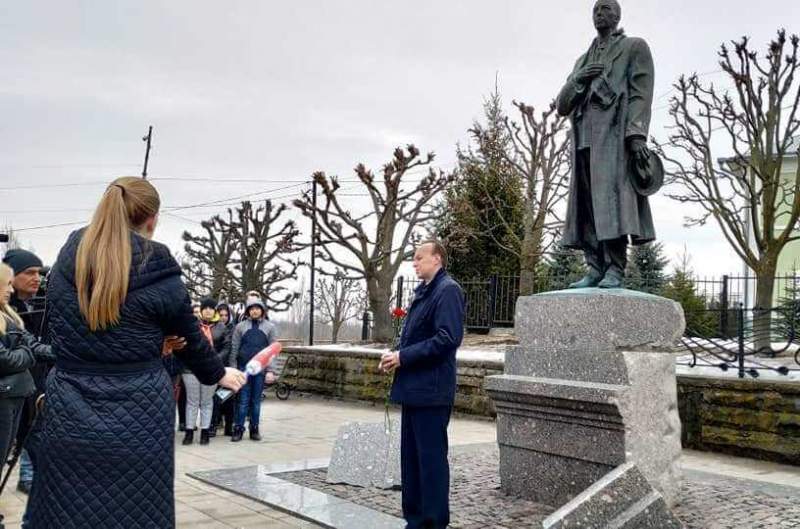 В день рождения Сергея Рахманинова в Тамбове возложили цветы к его памятнику