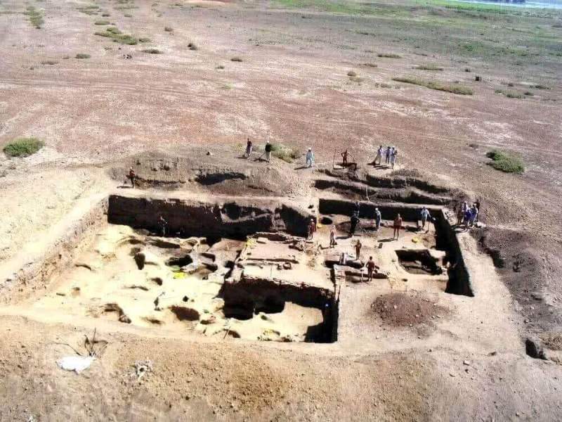 Китайские археологи нашли захоронения "великанов"