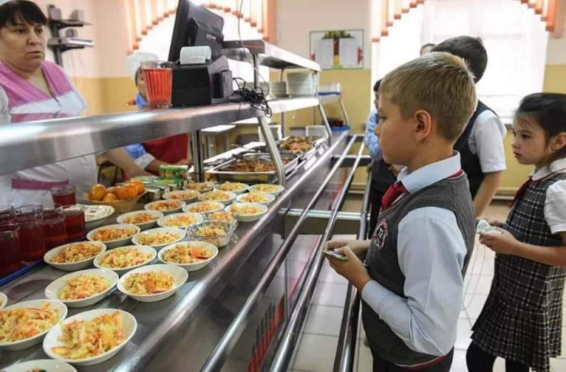 В Петербурге задумались, как накормить школьников вкусно и качественно