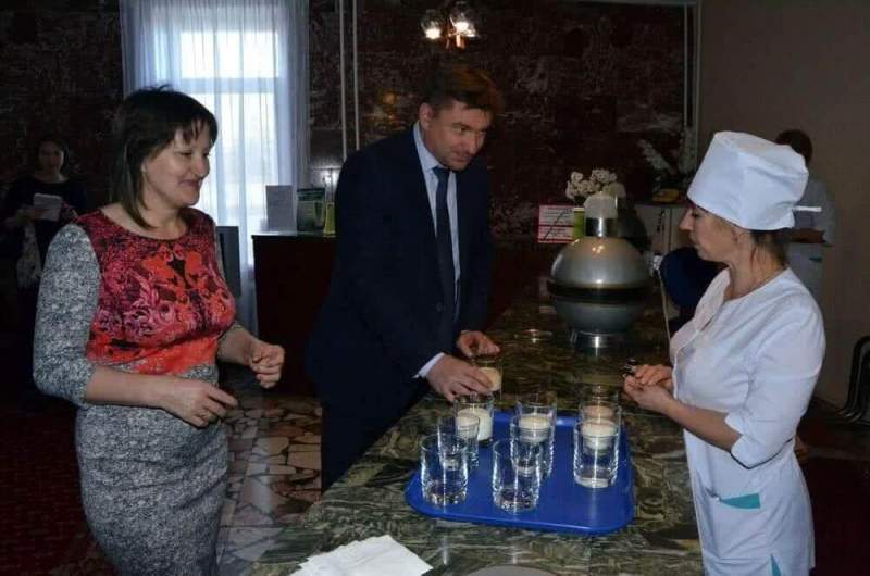 Министр образования и науки Алтайского края Александр Жидких встретился с педагогами, проходящими санаторно-курортное лечение