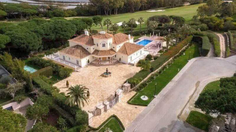 На аукционе Concierge Auctions продадут португальское имение Villa San Lorenzo