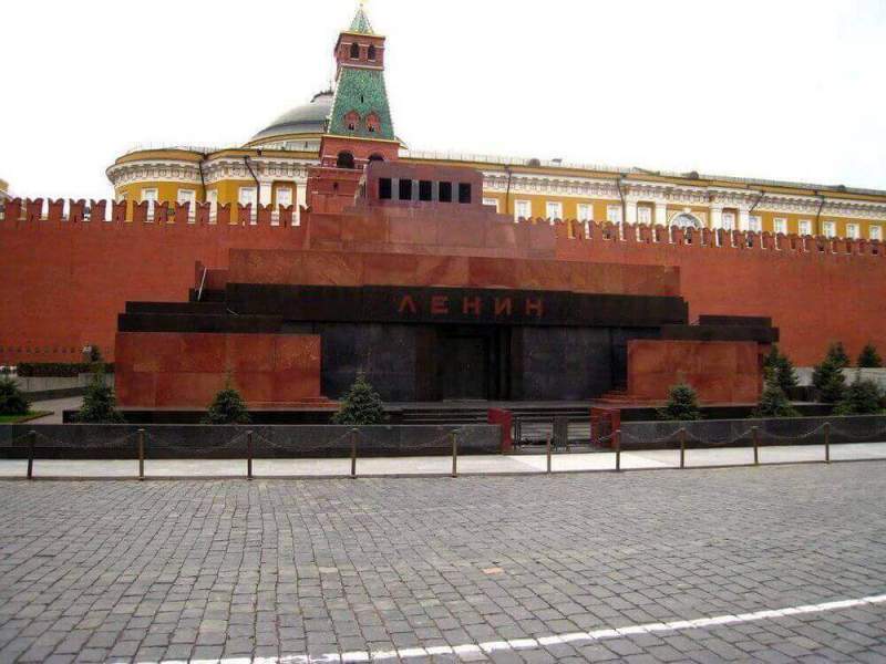 РПЦ призвала не торопиться с захоронением Ленина