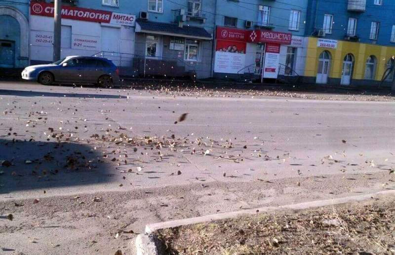 Красноярск - отвратительная уборка дорог надоела жителям города. Хватит песка!