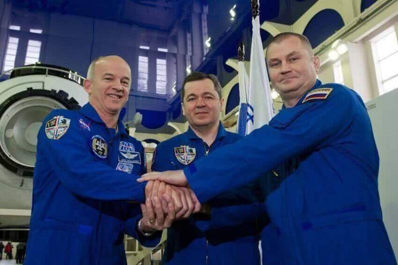 Роскосмос готовит космическую смену для экипажа МКС