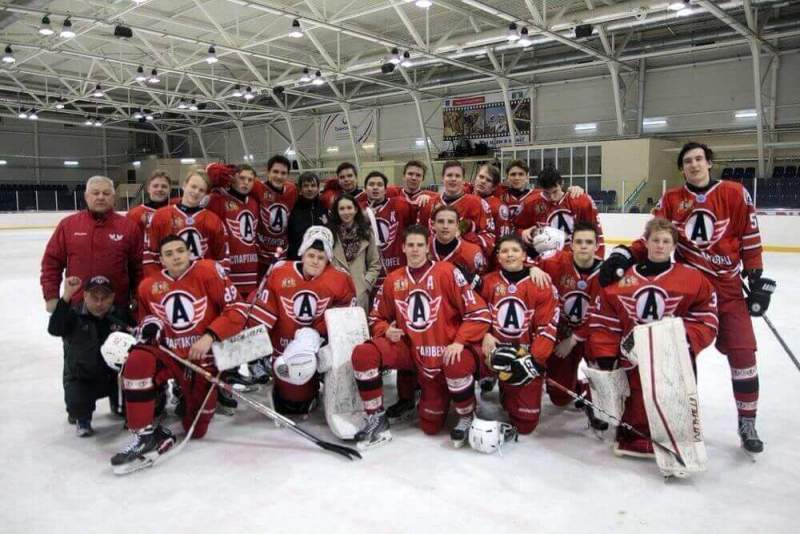 В Туймазах волонтеры обслуживали хоккейные матчи ЮХЛ России
