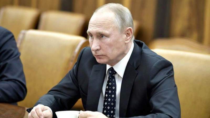 Владимир Путин поручил защитить россиян за рубежом