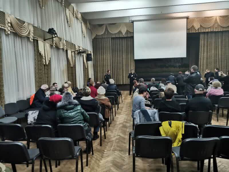 Участковые уполномоченные полиции района Кузьминки отчитались перед населением о результатах служебной деятельности за 2019 год