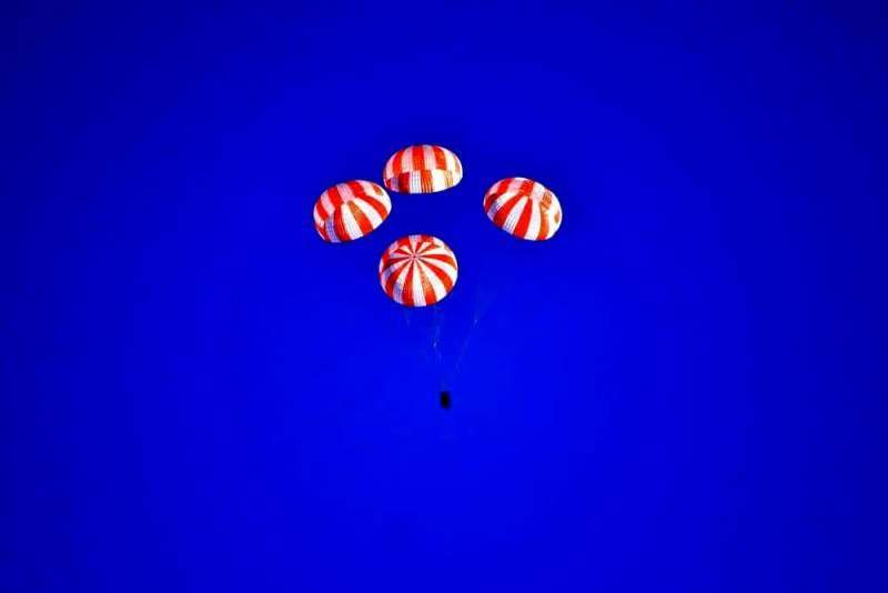 NASA успешно протестировала космический парашют