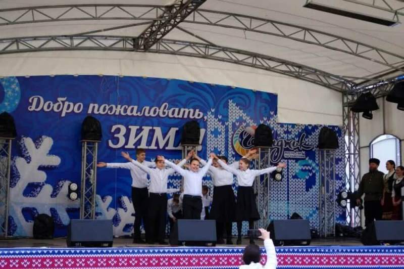 Выступление ансамбля Кубанского казачьего центра «Баско» 7 января 2020 года.
