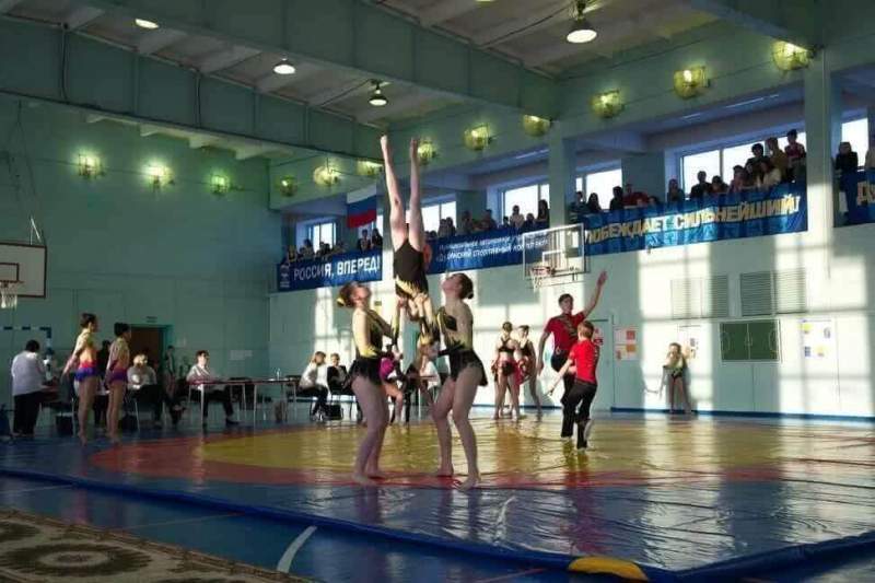 Заместитель Главы Таймыра Олег Мозгунов поздравил победителей районных соревнований по спортивной акробатике