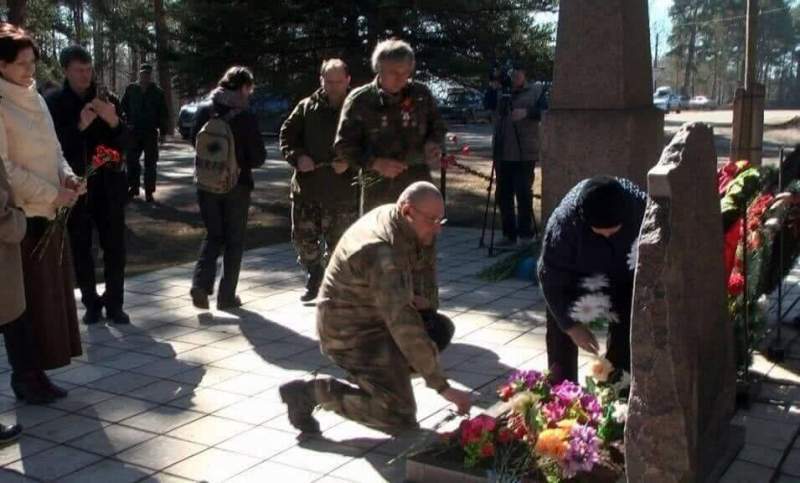 В поселке Демянск прошли памятные мероприятия, посвященные подвигам летчиков, воевавших в демянском небе 