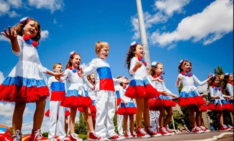 Поправки в Конституцию: дети – приоритет госполитики РФ 