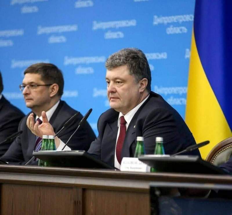 Порошенко: «Новороссия была разгромлена волной украинского патриотизма»