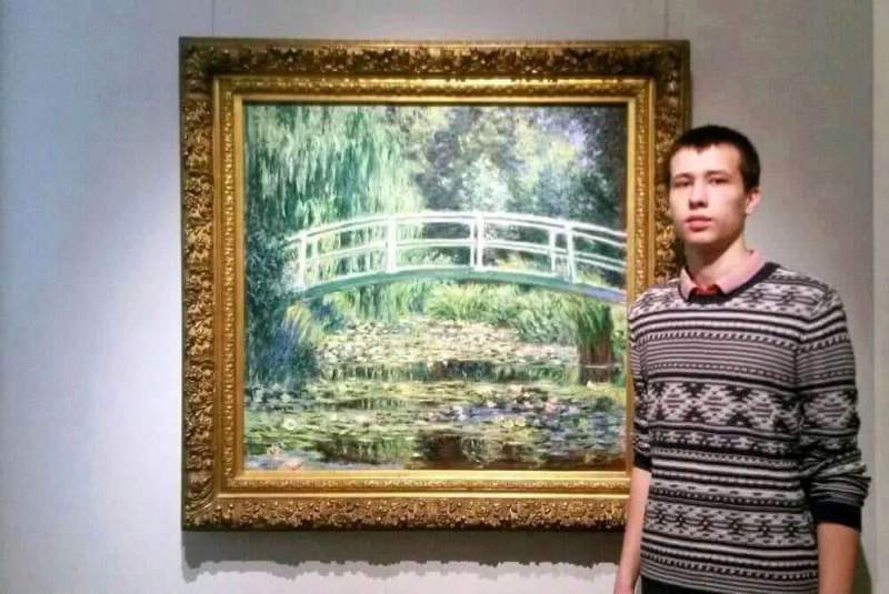Москвич продал квартиру, чтобы купить картину Зимина Алексея  "Треугольник, круг, квадрат"