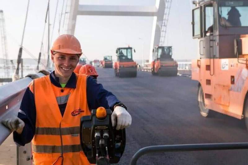 Автомобильная часть Крымского моста введена в эксплуатацию