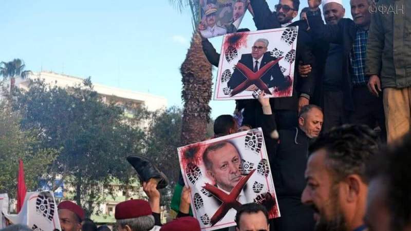 Жители Бенгази протестуют против интервенции Турции