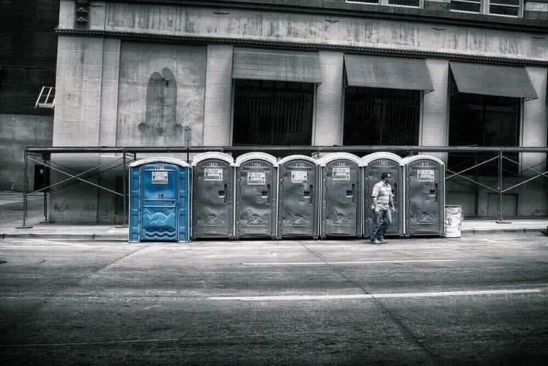 Из-за санкций центр Вашингтона остался без туалетов
