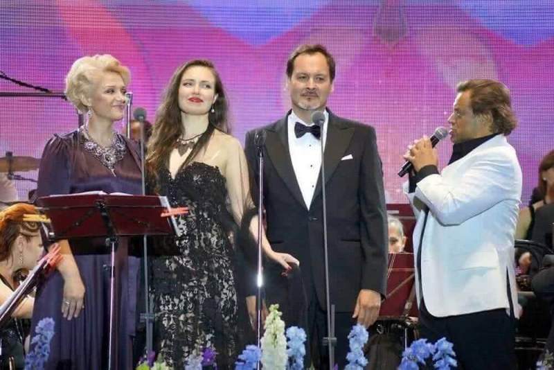Звёзды оперной сцены поздравили жителей Хакасии с Днём республики