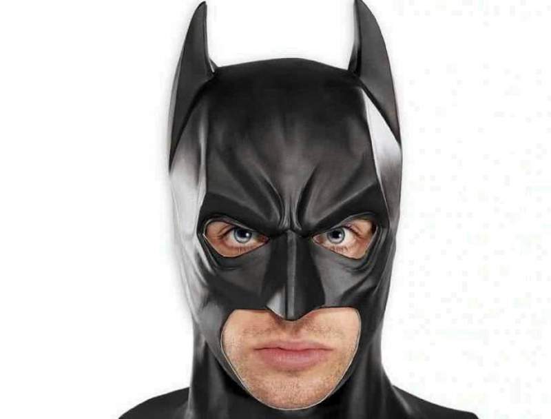 «Бэтмен спешит на помощь» или стильное решение для костюмированной вечеринки