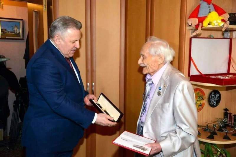 Легендарному летчику Льву Липовичу исполнилось 100 лет