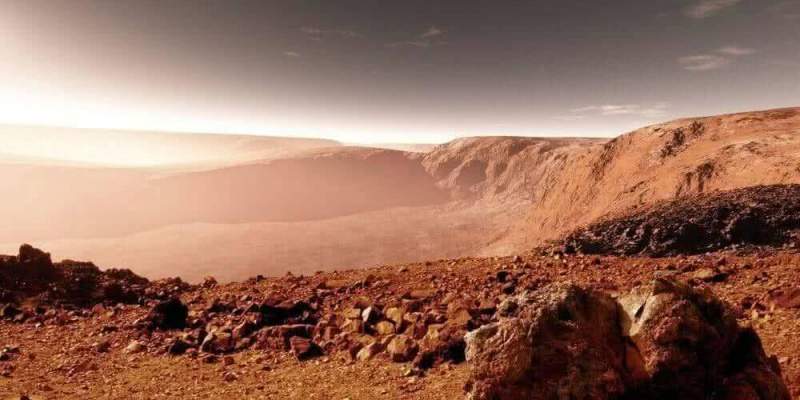 Почему планета Марс обладает красным оттенком