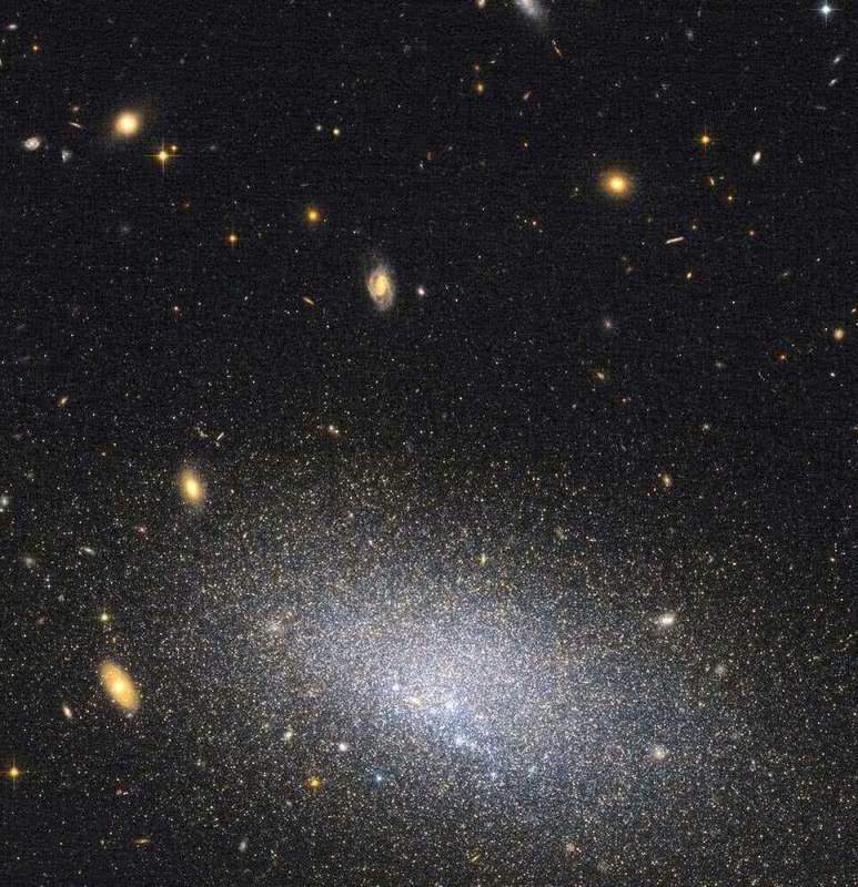 Опубликованы снимки далекой карликовой галактики