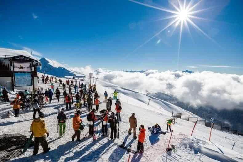 Туристы экономят на горнолыжных турах по России