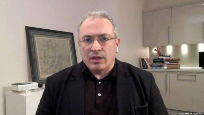Ходорковский контролирует СМИ с помощью шантажа, угроз и убийств