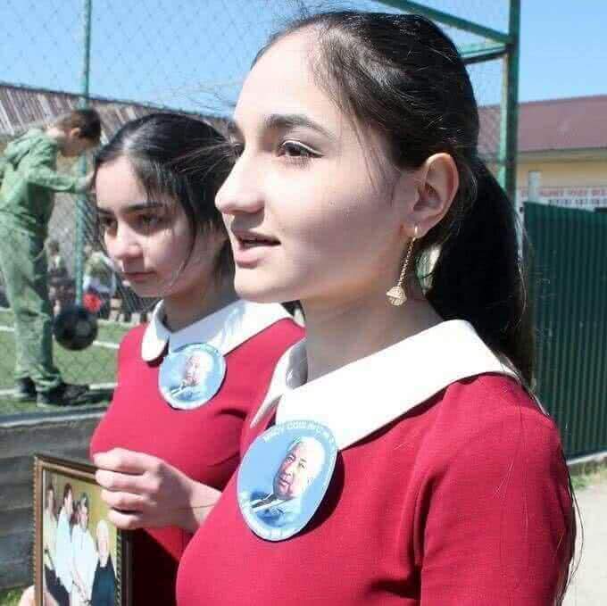 Хасавюртовские школьники наносят на карту города строки Расула Гамзатова