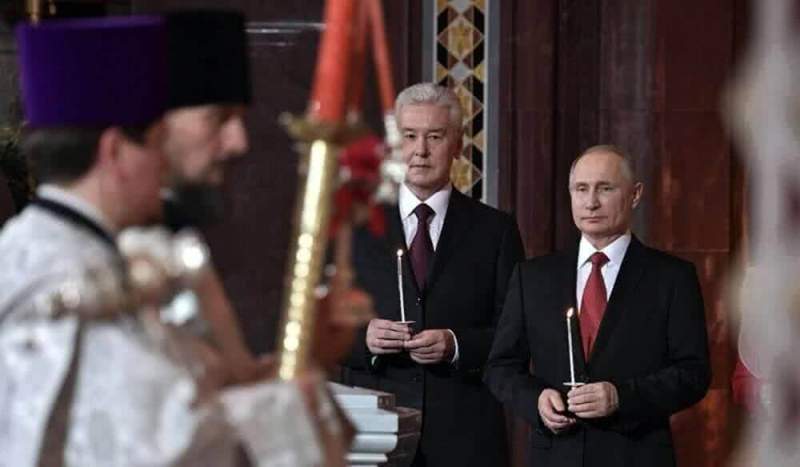 Владимир Путин поздравил всю Россию с Пасхой