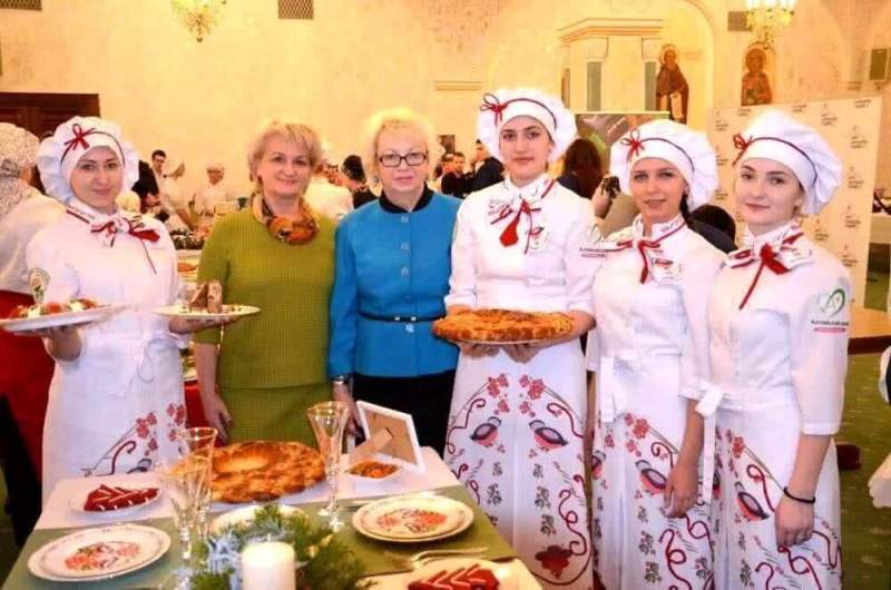 Команда Алтайской академии гостеприимства стала абсолютным победителем Международного молодежного гастрономического фестиваля «Возрождаем традиции. Рождество»