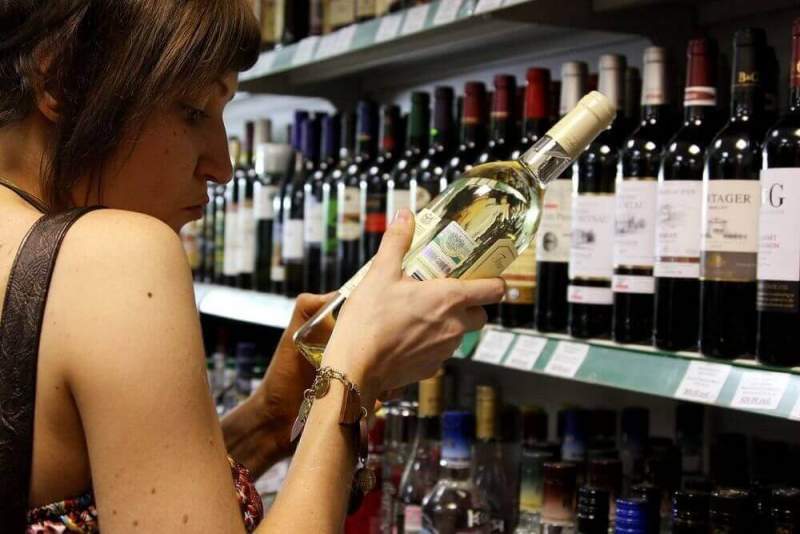 Возраст продажи алкоголя в РФ может быть увеличен до 20 лет