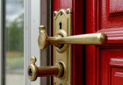 Аварийное вскрытие замка — что делать и куда звонить