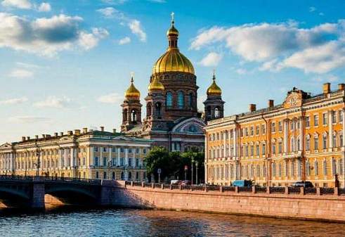 Над волнами к императорским сокровищам: как скоростные суда открывают Петербург с новой стороны