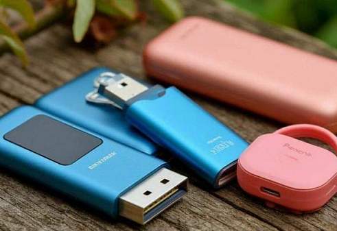 Логотип на гаджетах: скрытый маркетинг, который работает 24/7