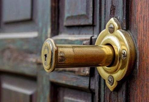 Как правильно самостоятельно вскрыть замок: что можно и чего нельзя делать