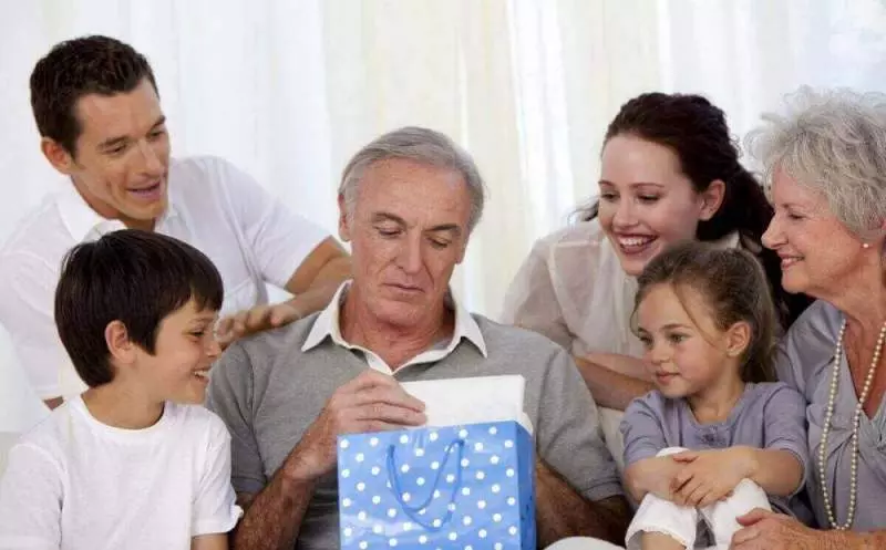 5 идей подарка для дедушки на Новый год