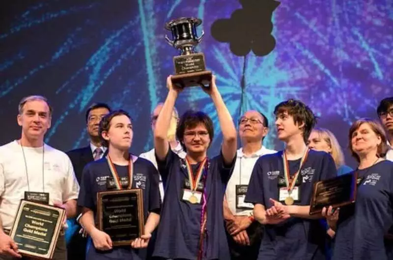 Исаак Калина высказался о триумфе победителей школьных олимпиад на ЧМ по программированию в Пекине
