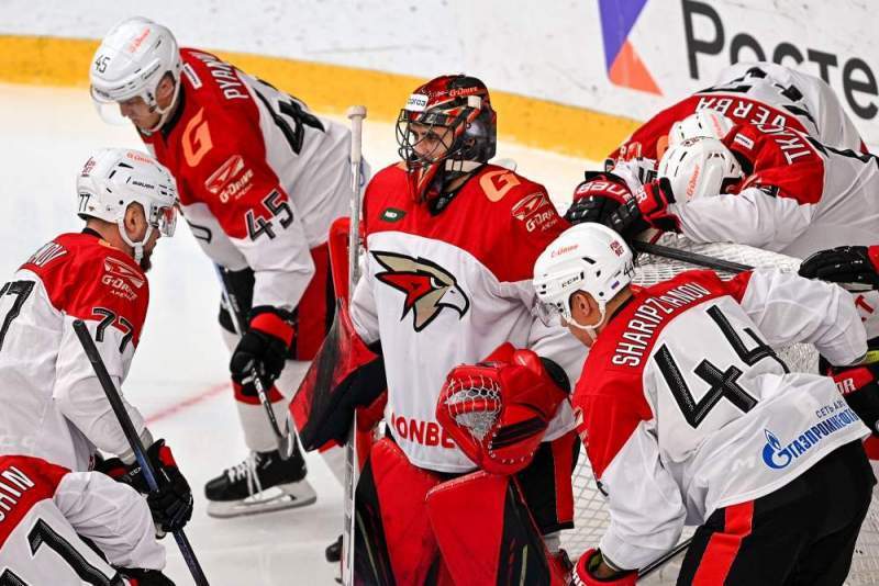«Авангард» одержал десятую подряд победу в рамках КХЛ