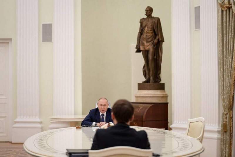 В Кремле опровергли информацию о «сделке» между Путиным и Макроном по Украине