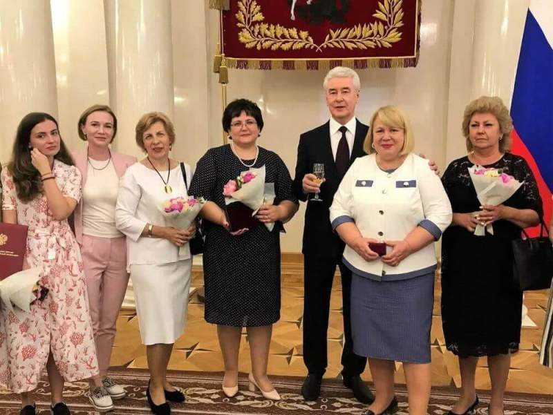 Преподаватели москвы. Ирина Григорьевна директор школы 1234 Москва. Директор школы 1234 Волошко Ирина Григорьевна. Учителя в школе Россия. Учитель года России 2020 Москва.