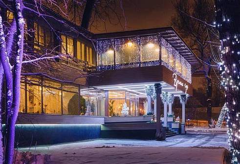 Ресторан в парковой зоне Москвы