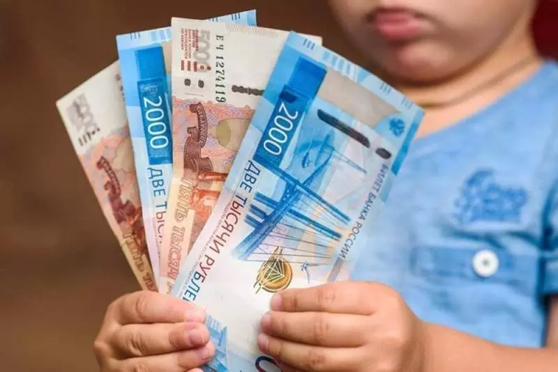 Госдума рассмотрит проект закона о базовом доходе для членов семьи с детьми